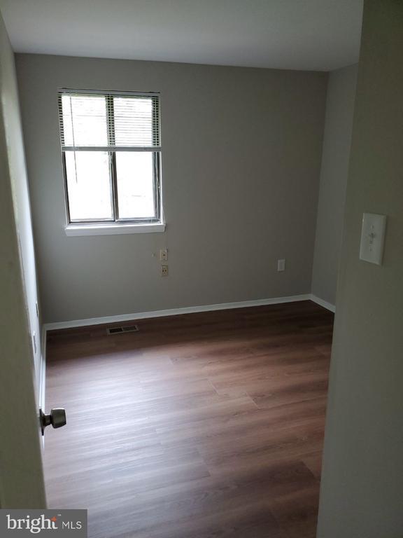 Building Photo - 7381 Hickory Log Cir