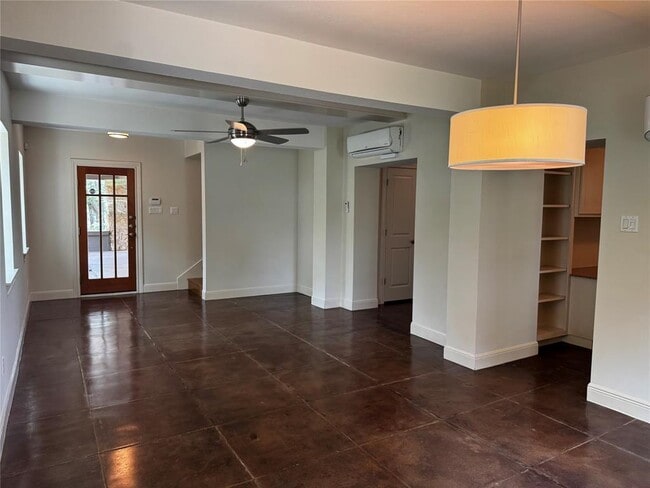 Building Photo - 1216 W 22nd St