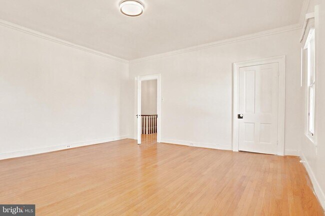 Building Photo - 209 N Washington St