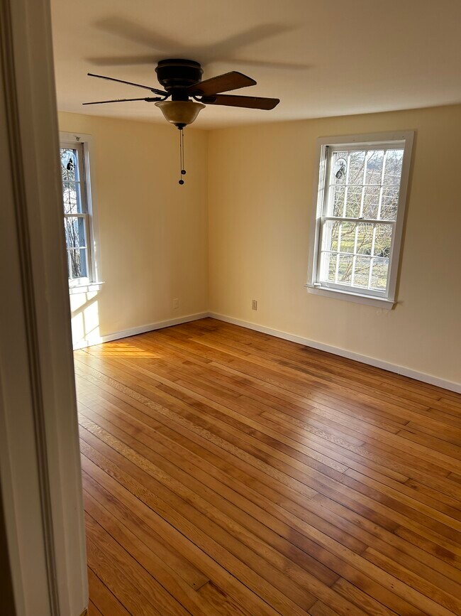 Living room/den - 969 Purchase Brook Rd