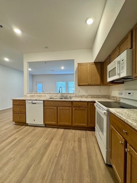 Building Photo - 2807 W Mockingbird Ln