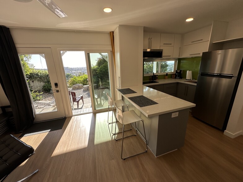 Building Photo - 4298 Avon Dr