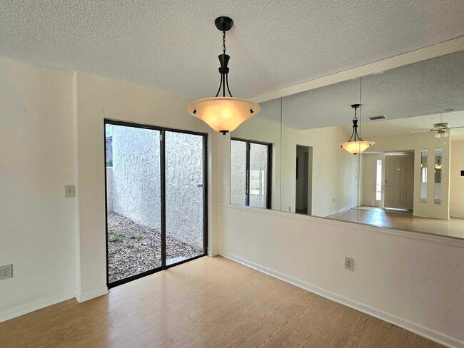 Building Photo - 2 Bed / 2 Bath for RENT near Southeastern ...