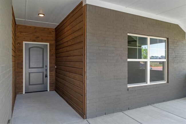 Building Photo - 3400 Piney River Dr