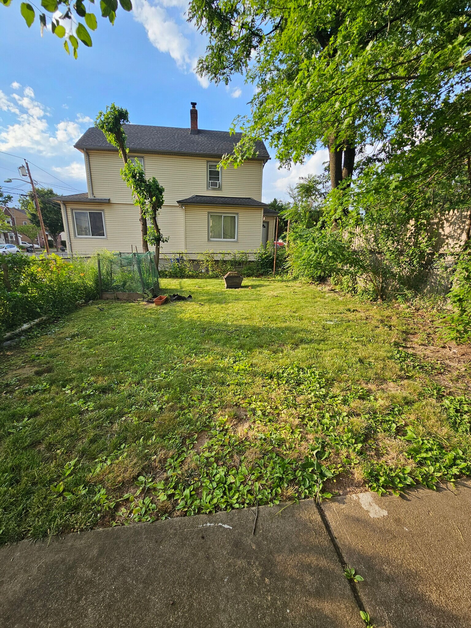 Building Photo - 544 E Milton Ave