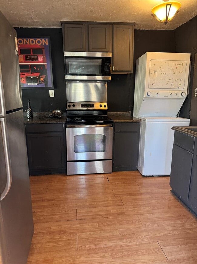 Building Photo - 704 Franklin Blvd