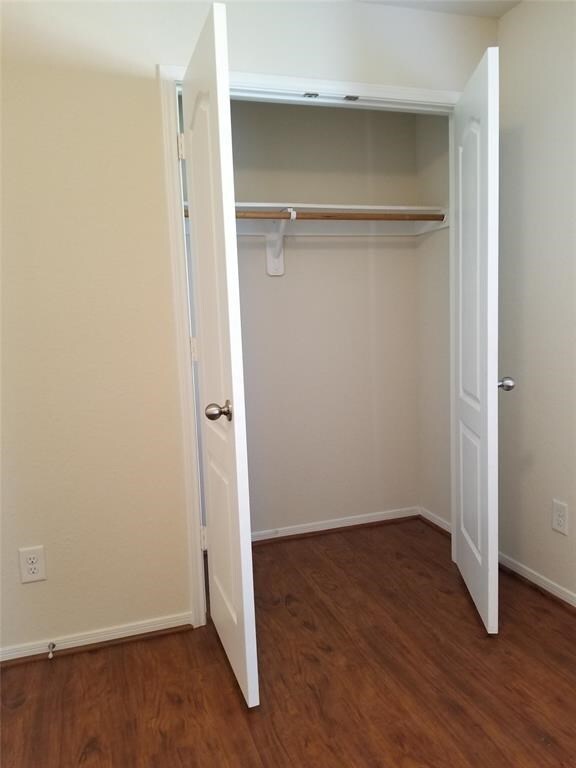 Building Photo - 15215 Benson Landing Dr