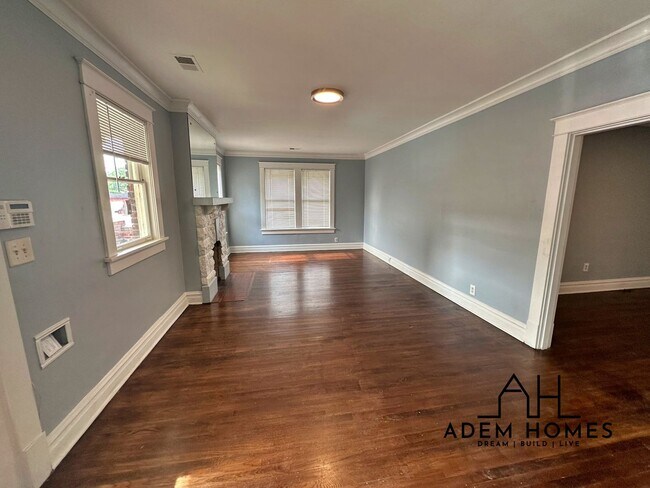 Building Photo - Recently Renovated Brick Home Minutes Away...