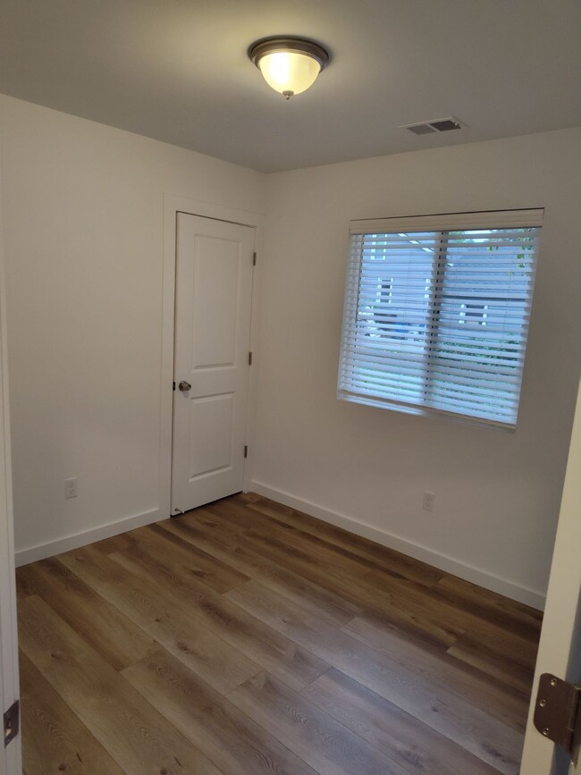 Bedroom - 6064 Southward Ave