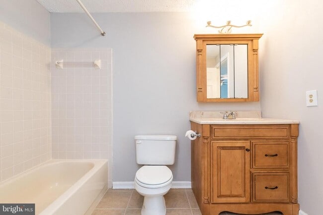 Building Photo - 3348 Raccoon Ct