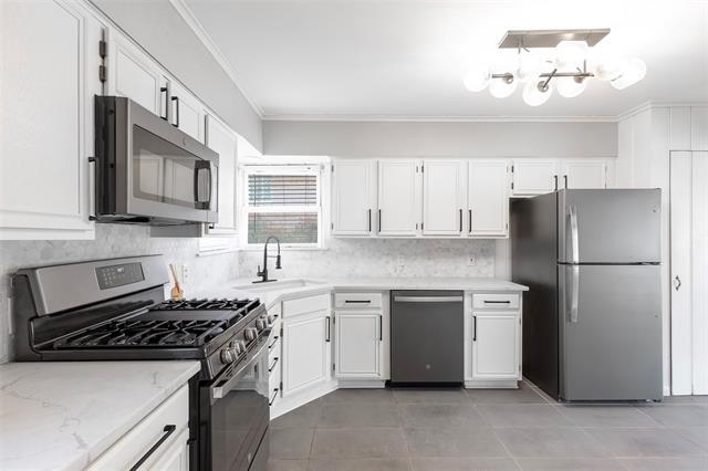 Building Photo - 8633 Westglen Dr