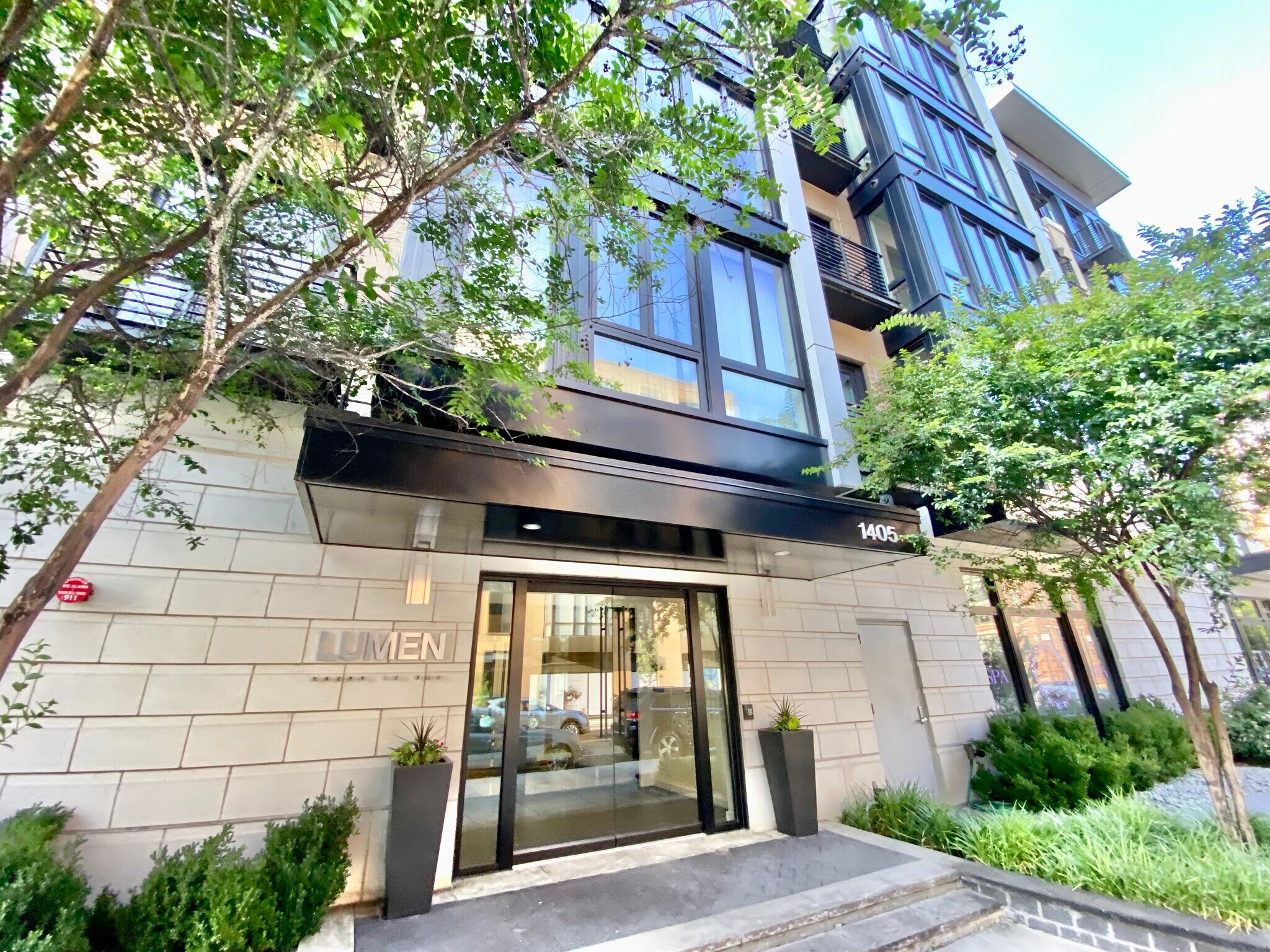 Building Photo - 1405 W St NW