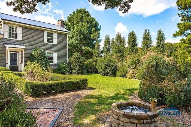 Building Photo - Fantastic Farmhouse in pastoral Goochland!