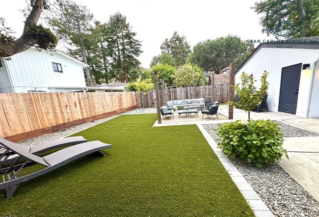 Building Photo - Newly Remodeled Four Bedroom Mission Field...
