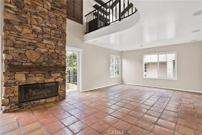 Building Photo - 6031 Shadowbrook Cir