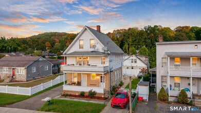 Building Photo - 301 Roosevelt Dr