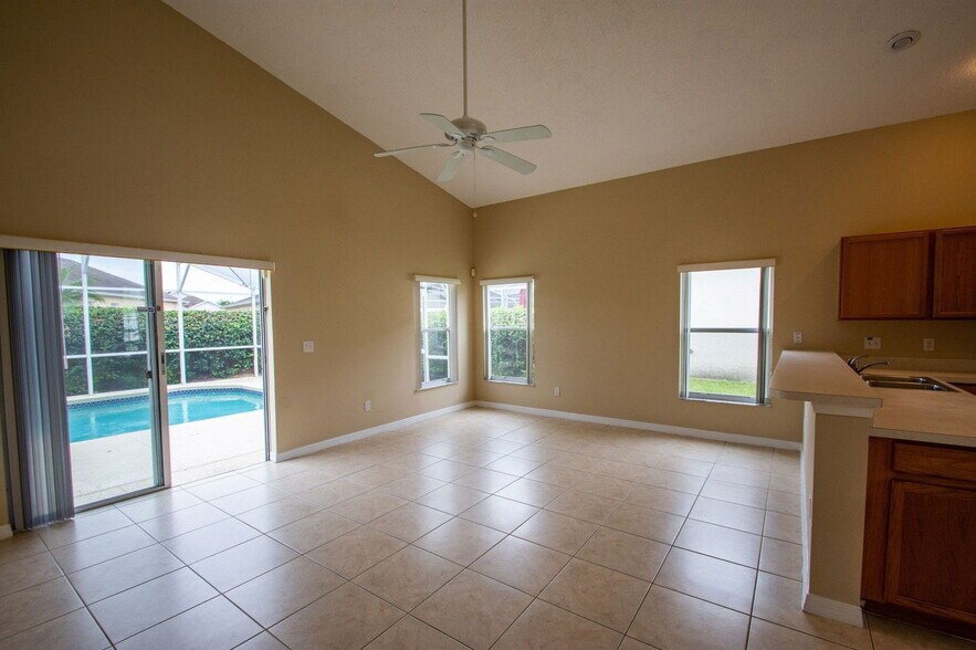 Building Photo - 421 Lockbreeze Dr