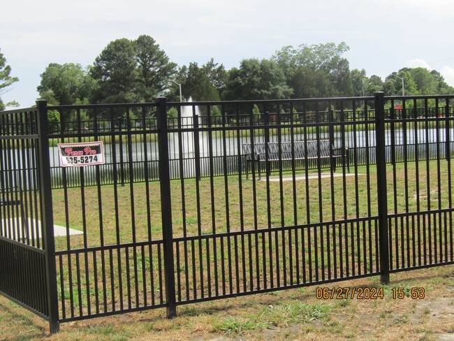 Building Photo - Cardinal Meadows