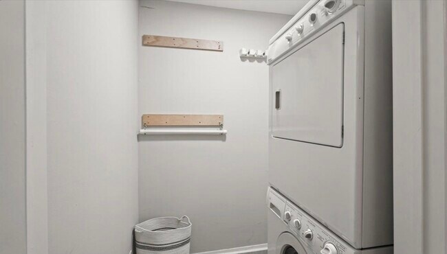 Building Photo - 3502 Burlington St