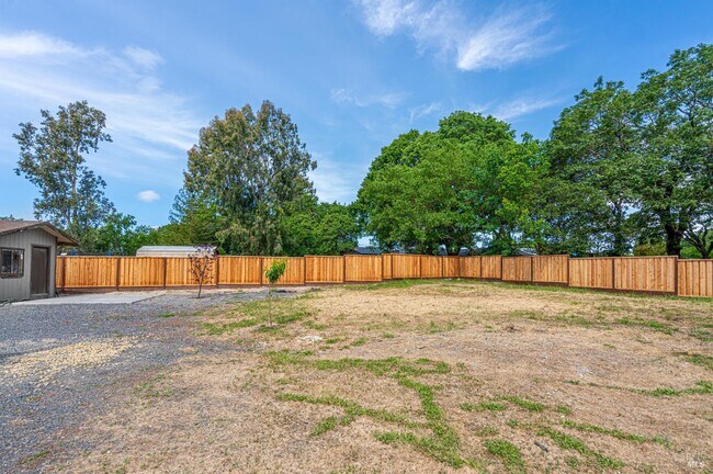 Building Photo - 849 Colleen Dr