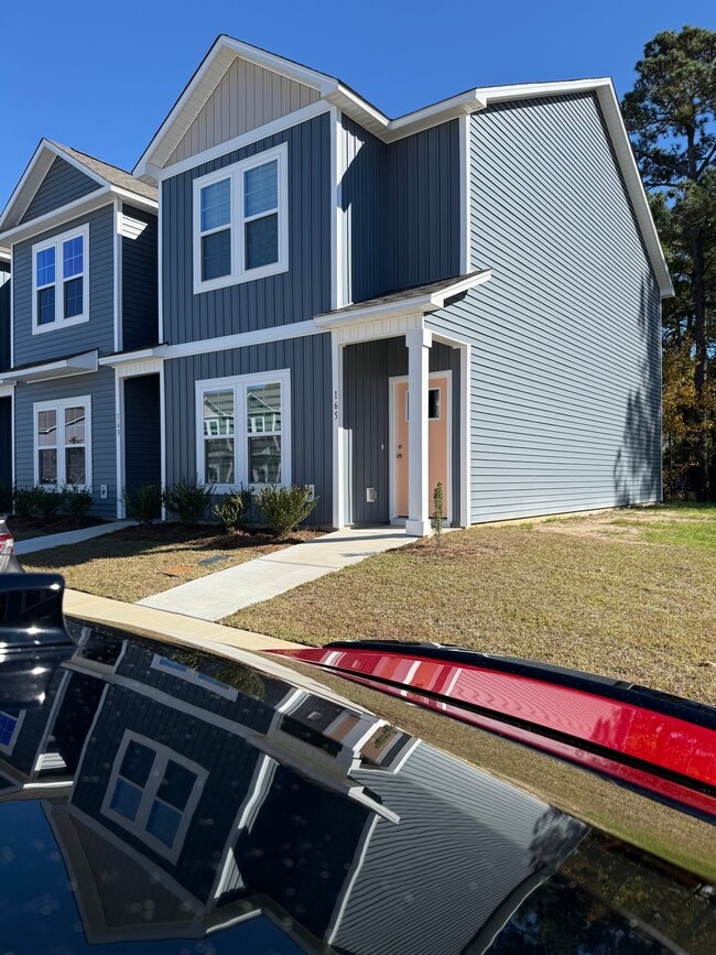 Building Photo - 165 Loren Rd