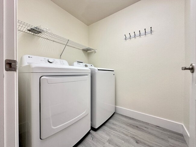 Building Photo - Centennial Heights