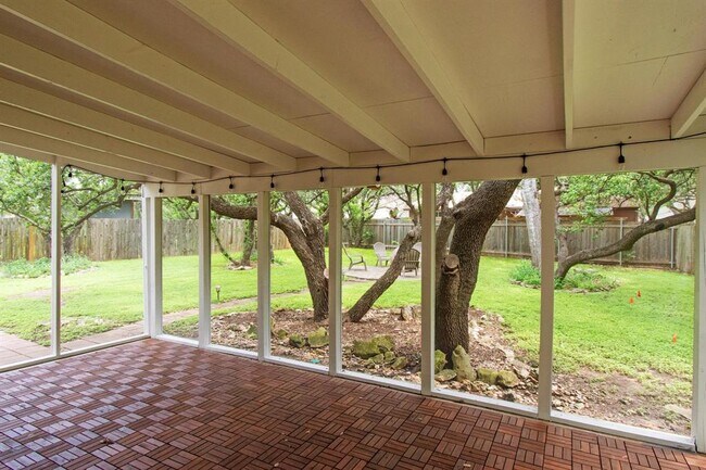 Building Photo - 11123 Henge Dr