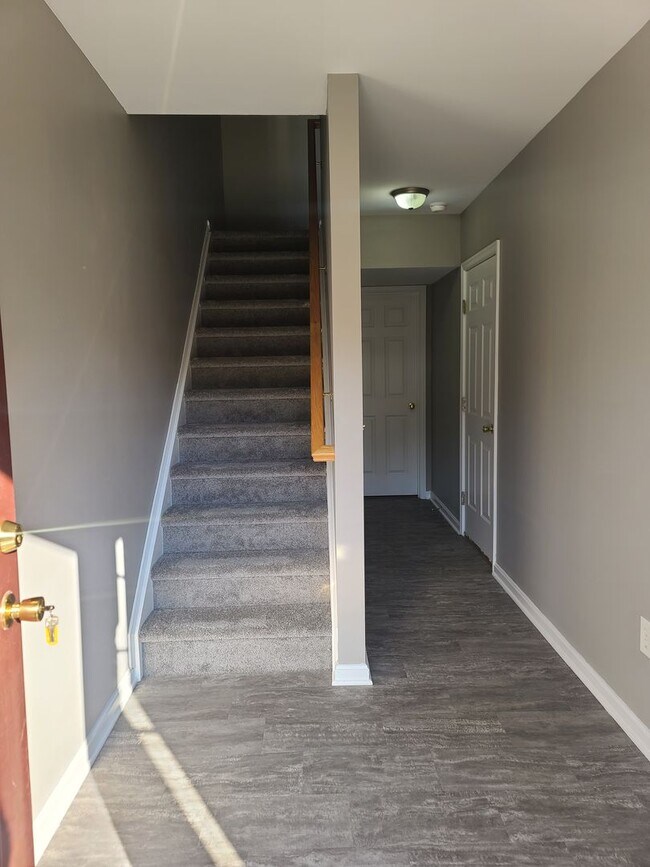 Building Photo - 3 Bedroom Townhouse for Rent in Waynesboro!