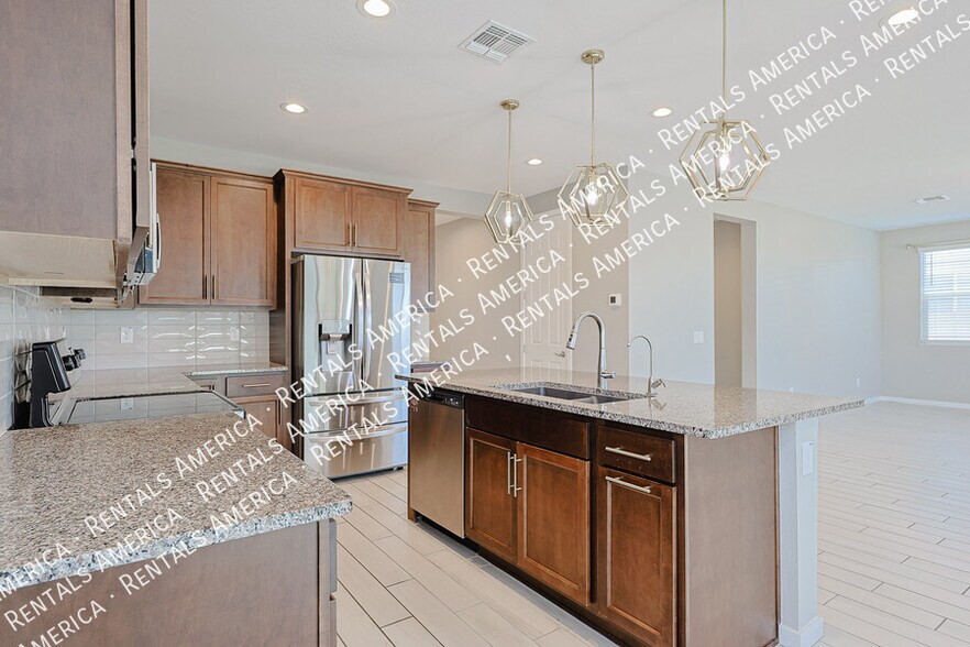 Building Photo - 15713 W Woodlands Ave