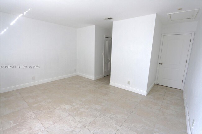 Building Photo - 5200 NW 31st Ave