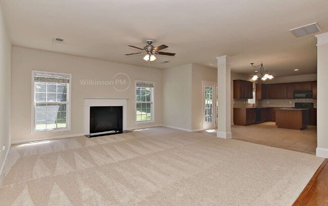Building Photo - Luxurious 5 Bedroom 3.5 Bathroom for Rent ...