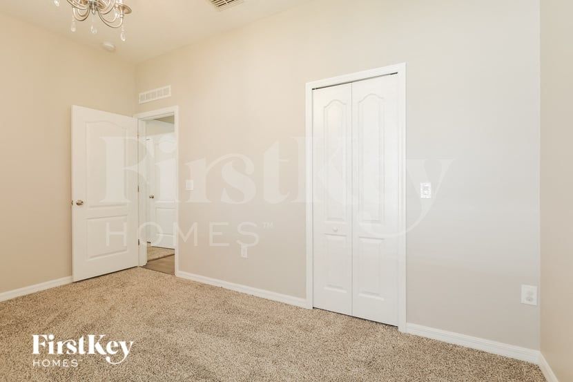 Building Photo - 6 Llobell Pl