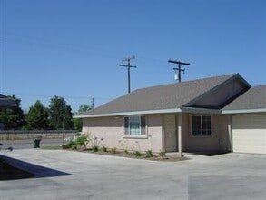Building Photo - 1325
