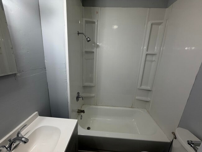 Building Photo - 208 Stroup-