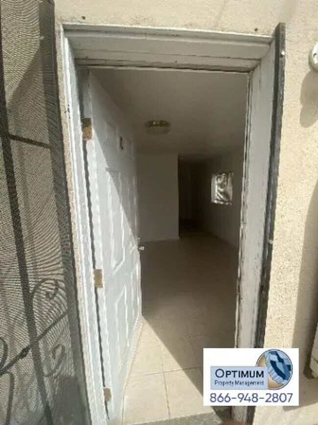 Building Photo - Spacious 1-Bedroom, 1-Bathroom Apartment with Tile Flooring