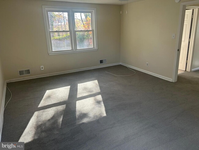 Building Photo - 3013 Nash Pl SE