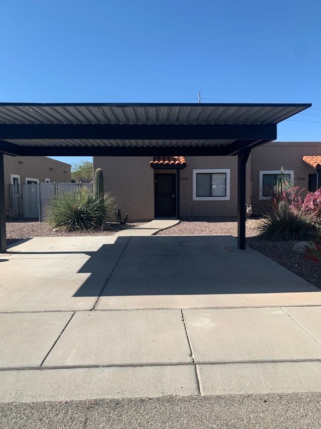 Building Photo - 9104 E Esperanza Dr