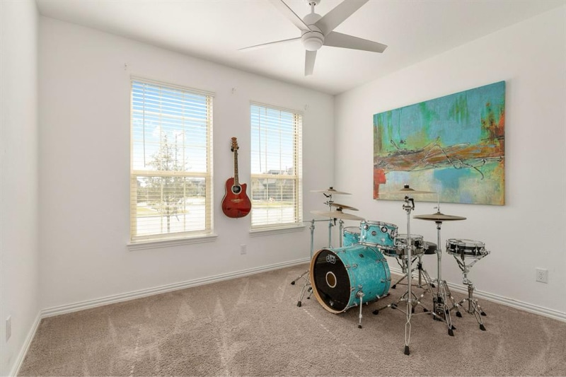 Building Photo - 905 Rosebay Dr