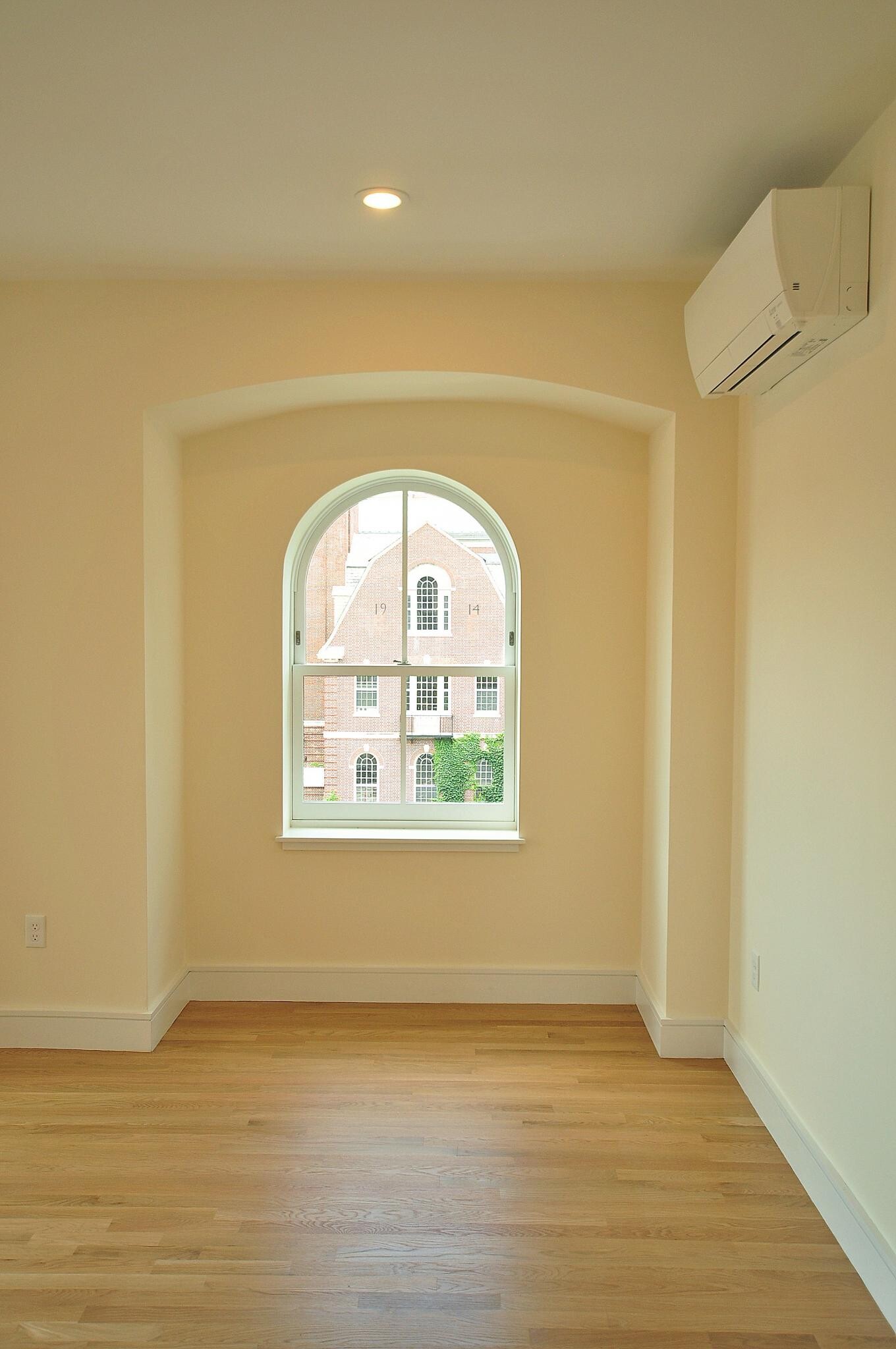 Building Photo - 873 Beacon St