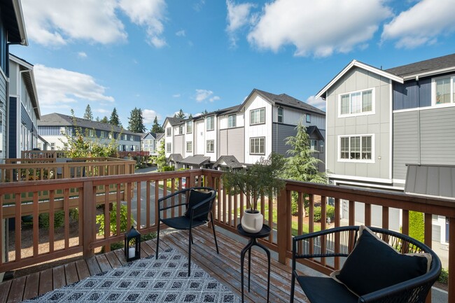Building Photo - Spacious 3-Bed Townhome in Desirable Pond Community | Bothell - $3,200!!!