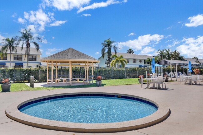 Building Photo - 6073 Balboa Cir