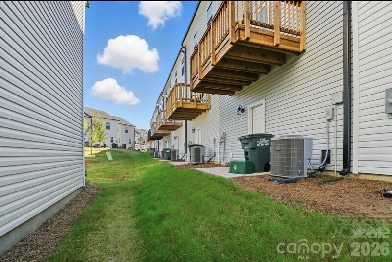 Building Photo - 12009 Chesapeake Mallard Dr