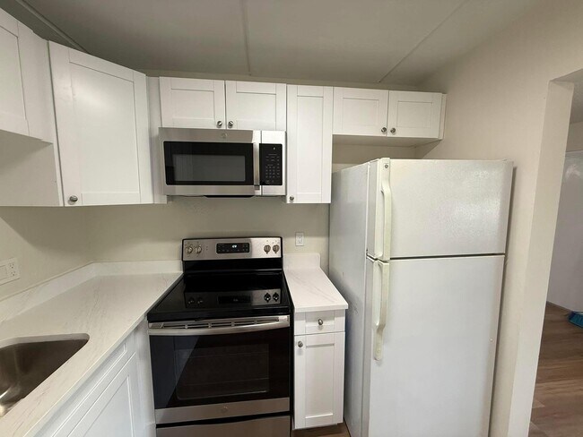 Building Photo - 2000 Springdale Blvd