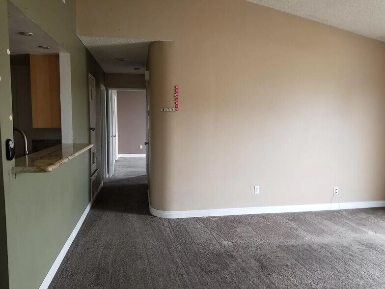 Building Photo - 9326 Twin Trails Drive