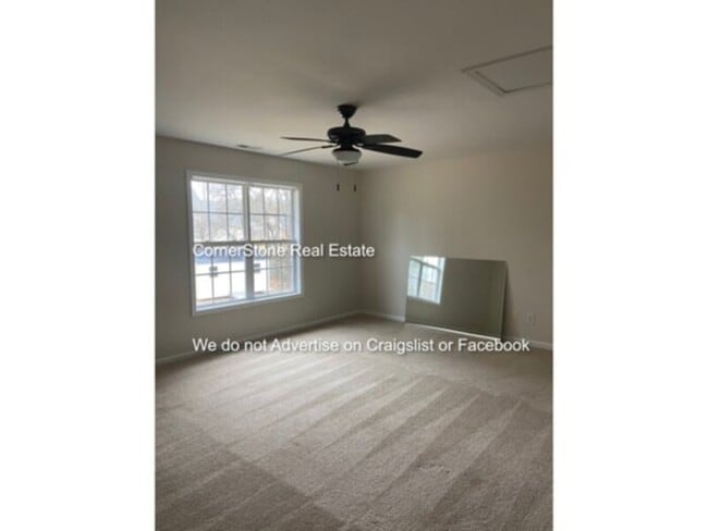 Building Photo - 50 Breezewood Dr