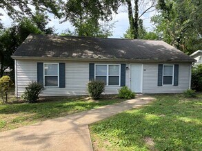 Building Photo - 3 bedroom 2 bath home
