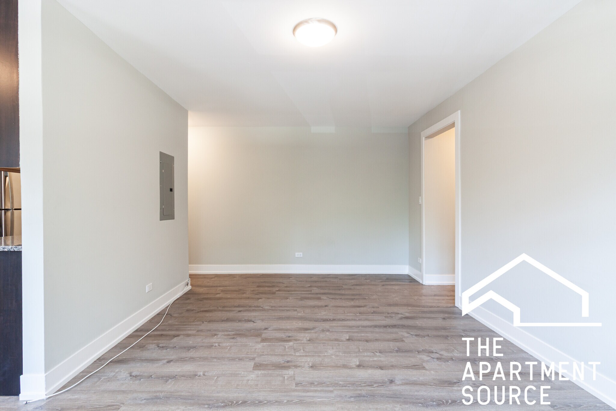 Building Photo - 529 W Surf St