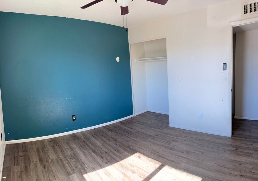 Second front bedroom - 5322 W Saint Moritz Ln
