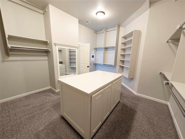 Building Photo - 17428 Locust Grove Ln