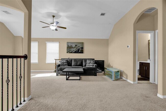 Building Photo - 6523 Point Hollow Ln